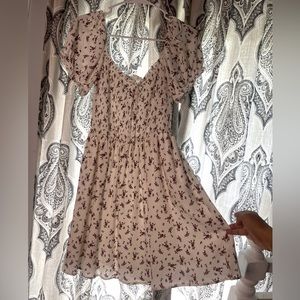 Garage floral dress worn once. Size M.